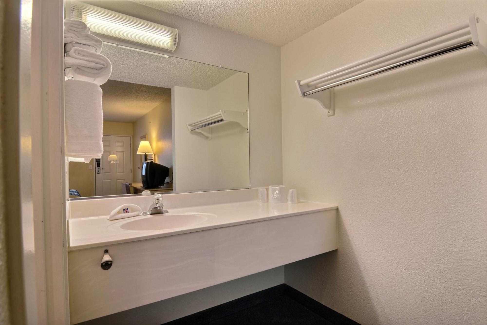 Motel 6-Seattle, Wa - South Ситак Экстерьер фото